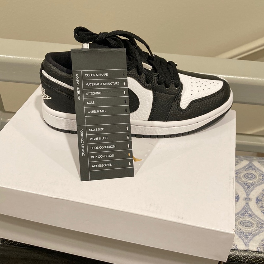 Womens air Jordan 1 low SE